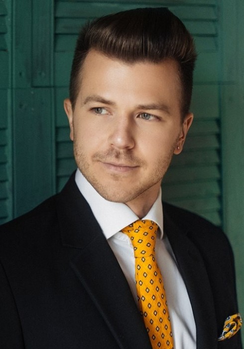 Ведущий, артист Макаров Никита